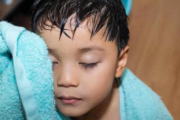 Anak Sering Berkeringat Dingin Saat Tidur